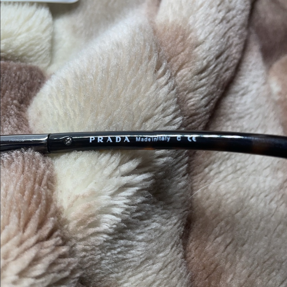 Prada Women’s Sunglasses SPR68O 5AV-3M 49/17/149 New No Tags - Picture 7 of 16